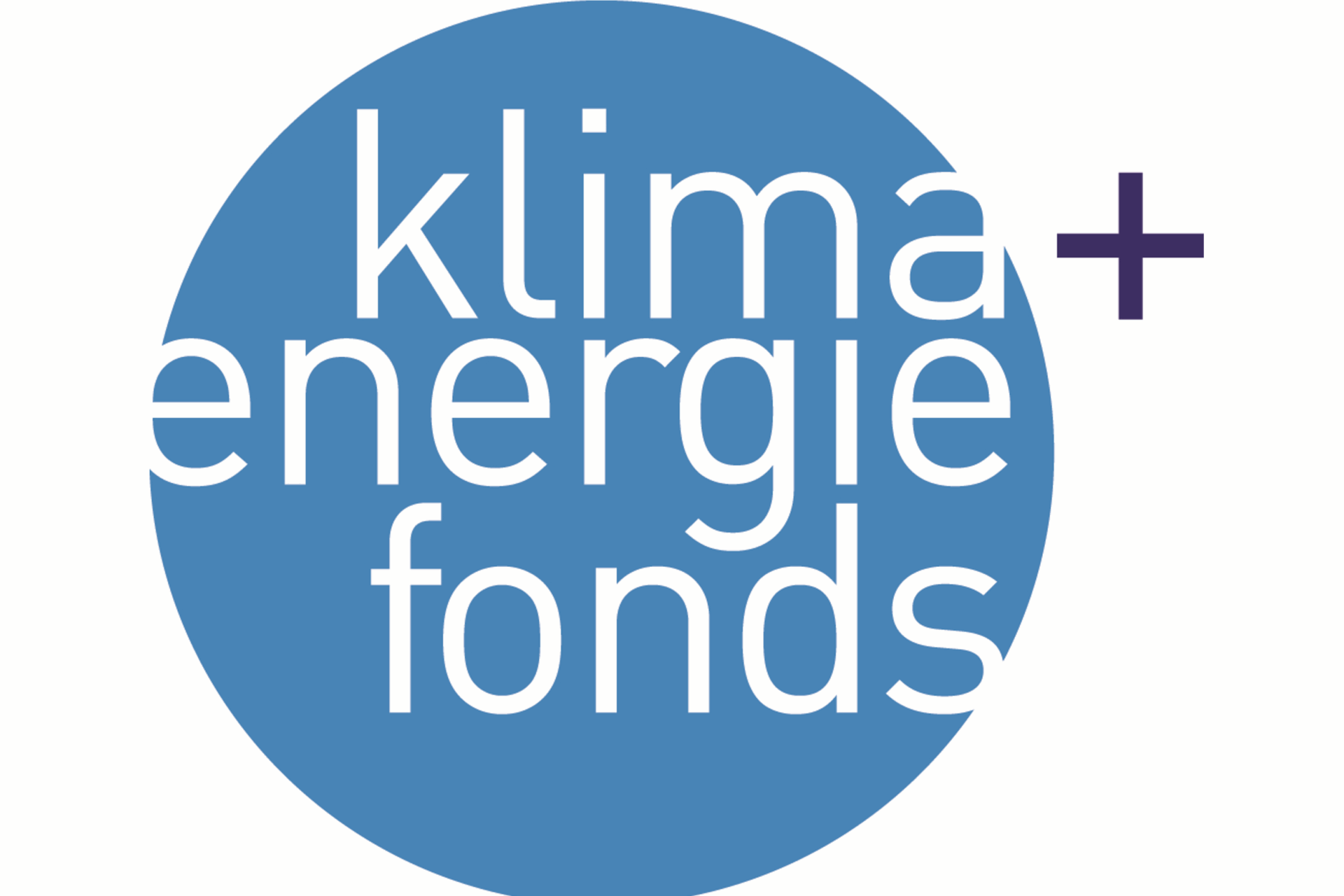 Logo des Klima- und Energiefonds, bestehend aus einem blauen Kreis mit den Worten 'klima', 'energie' und 'fonds' in weißer Schrift, sowie einem blauen Pluszeichen.