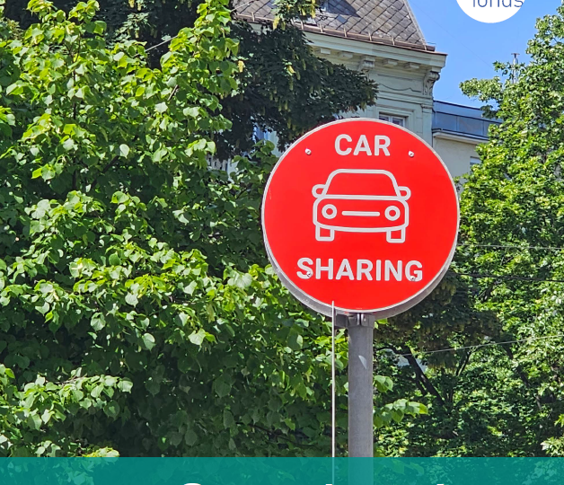 Carsharing-Schild umgeben von Bäumen und ein Titel "Carsharing Praxishandbuch für Initiativen und Gemeinden"