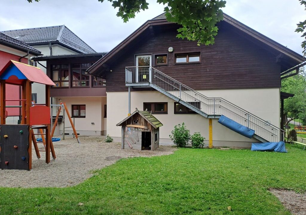 Rückseite des Hauses mit Garten